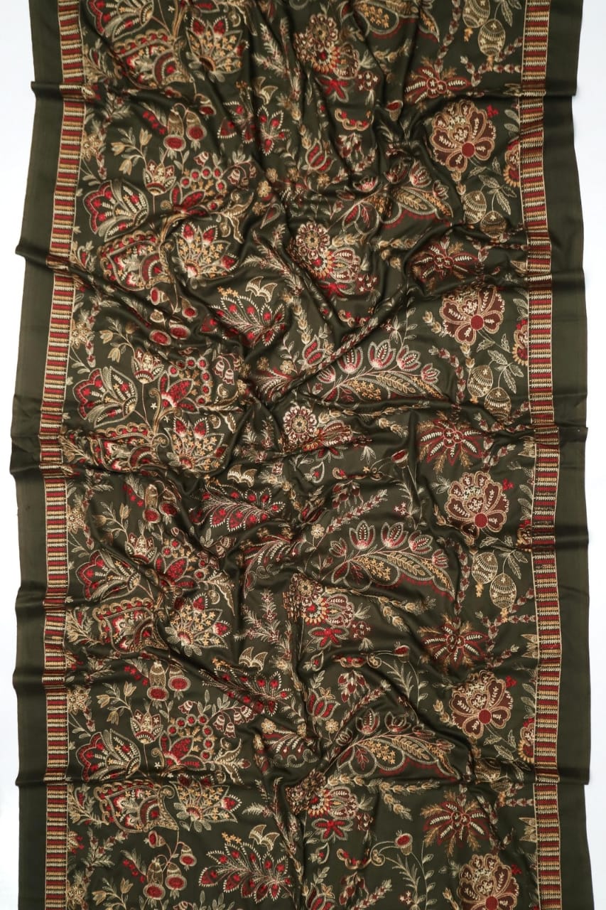 Dhanak Embroidered 3-Piece Suit 💖