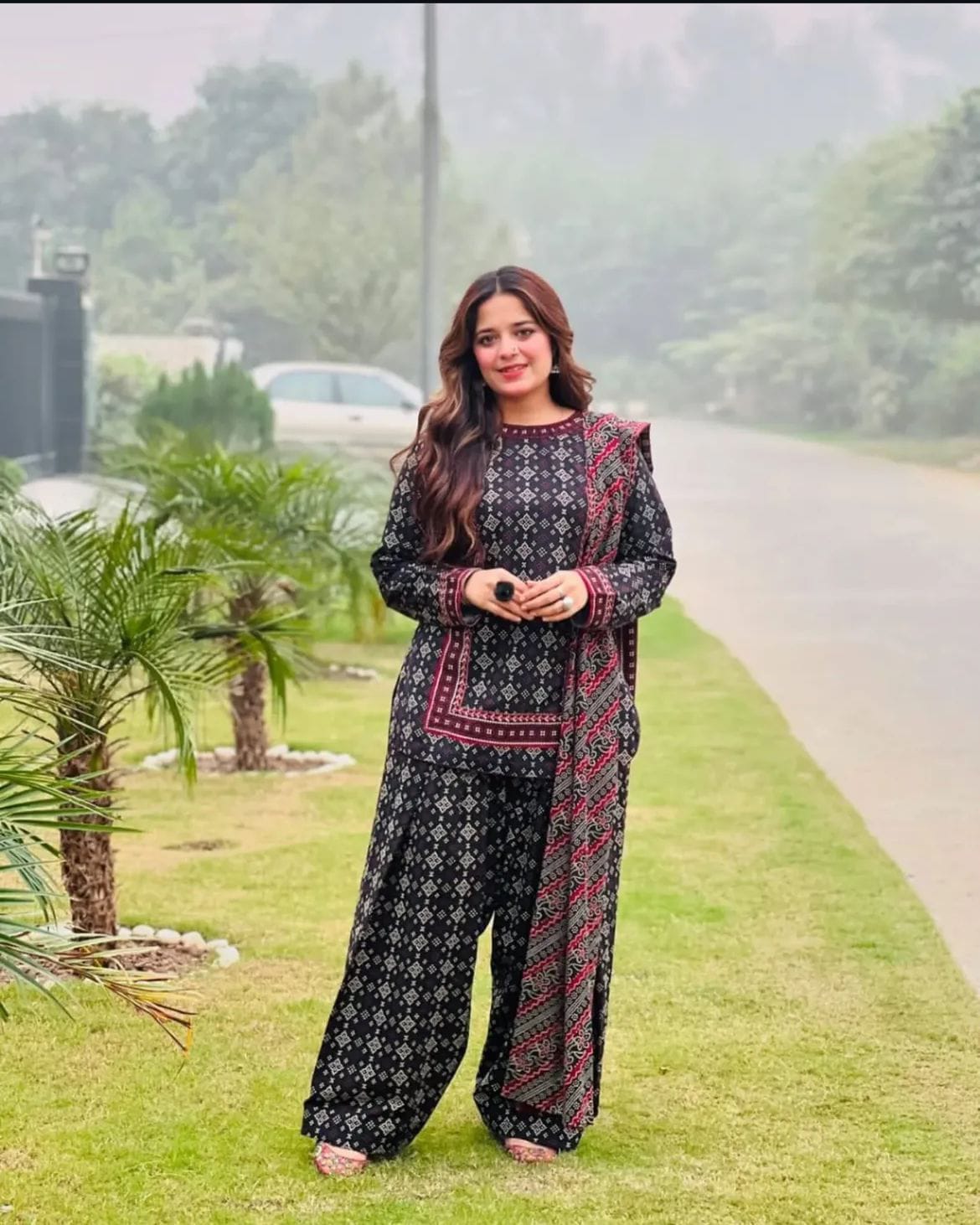 Elegant 3-Piece Soft Lawn Farshi Shalwar Suit