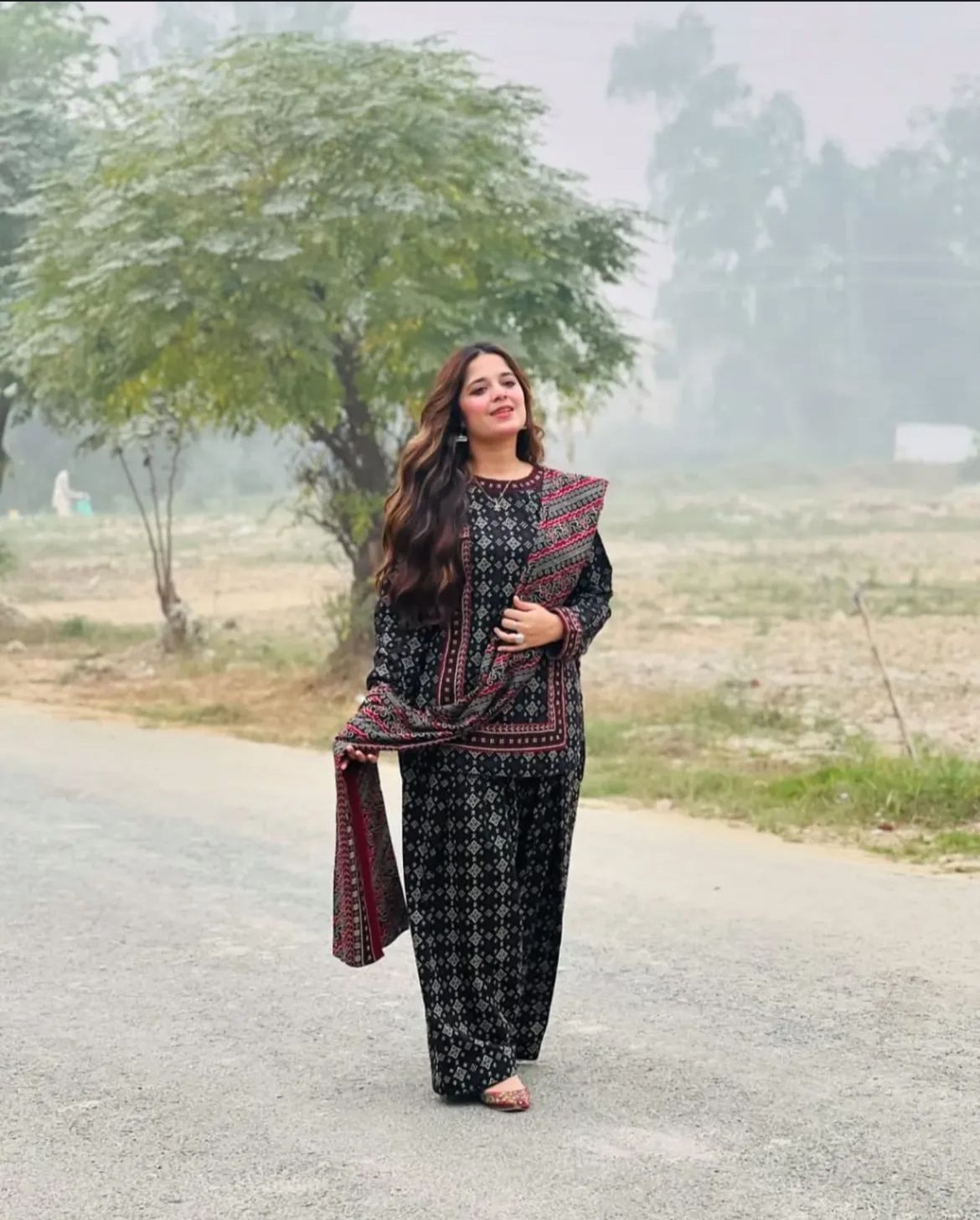 Elegant 3-Piece Soft Lawn Farshi Shalwar Suit