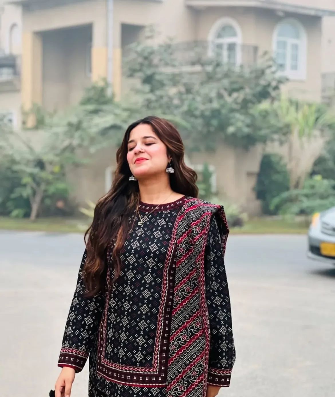 Elegant 3-Piece Soft Lawn Farshi Shalwar Suit