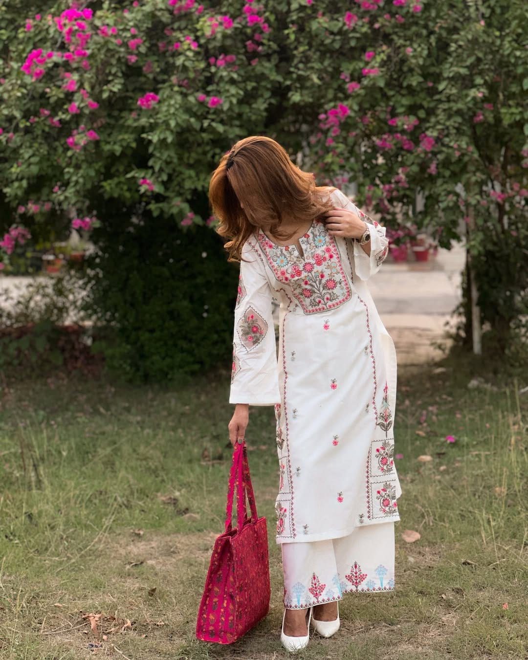 ARTICLE NAME:WHITE DOVE EMB 2PC